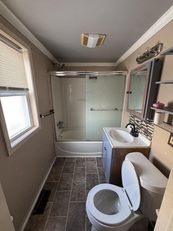 17125 Dora St - Photo 5 of 10