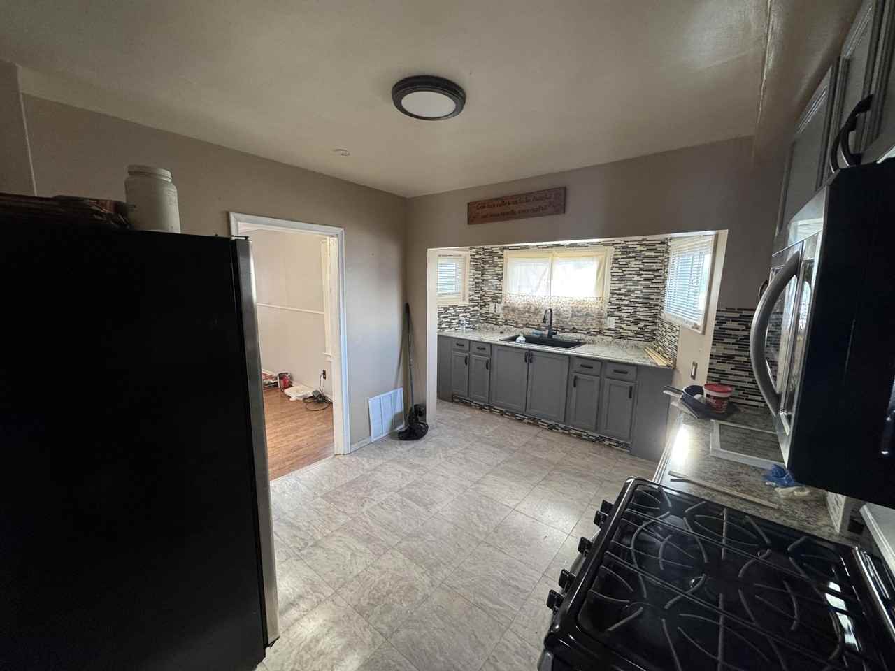 17125 Dora St - Photo 6 of 10