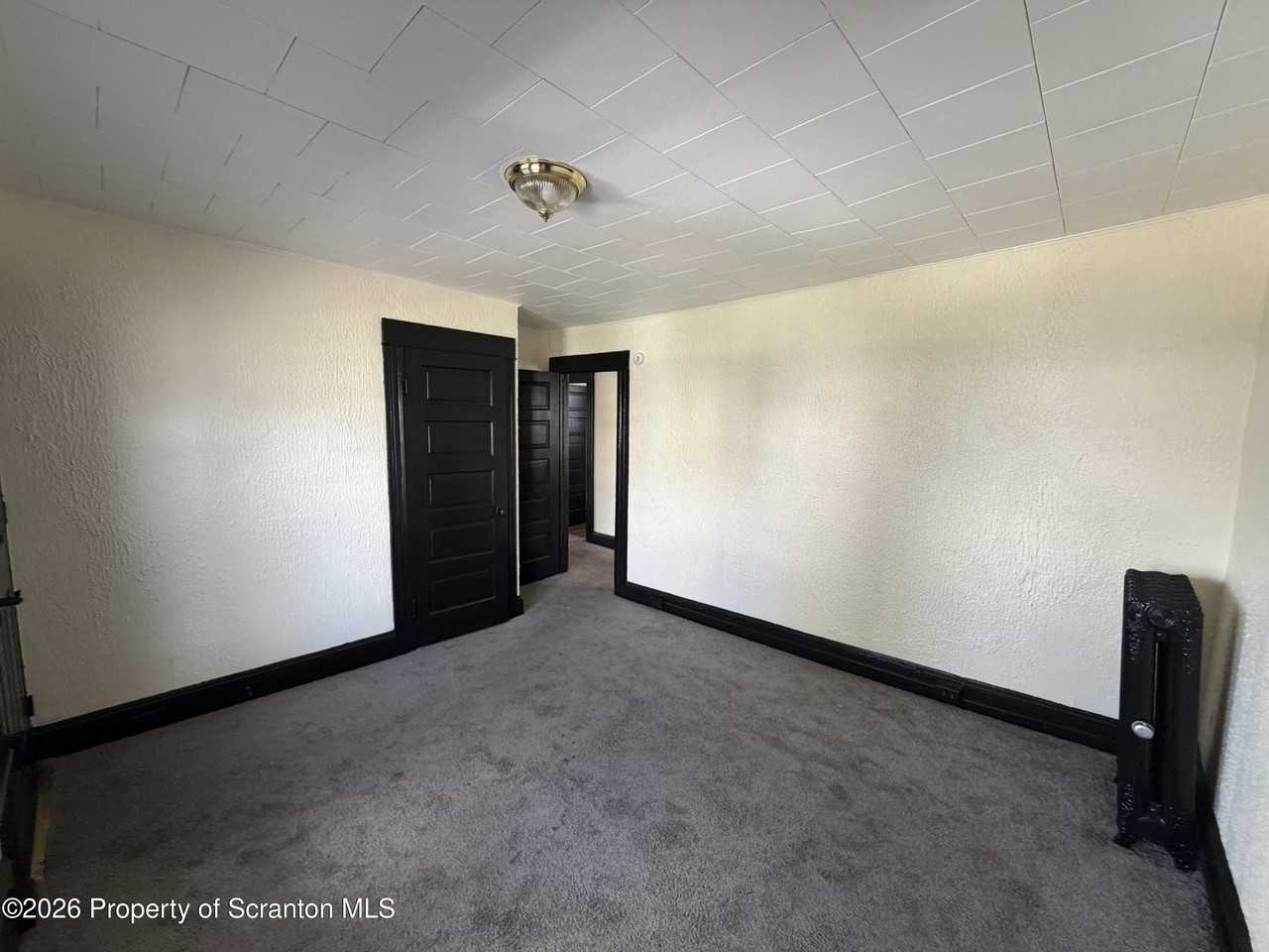 610 Moosic St #B - Photo 4 of 12