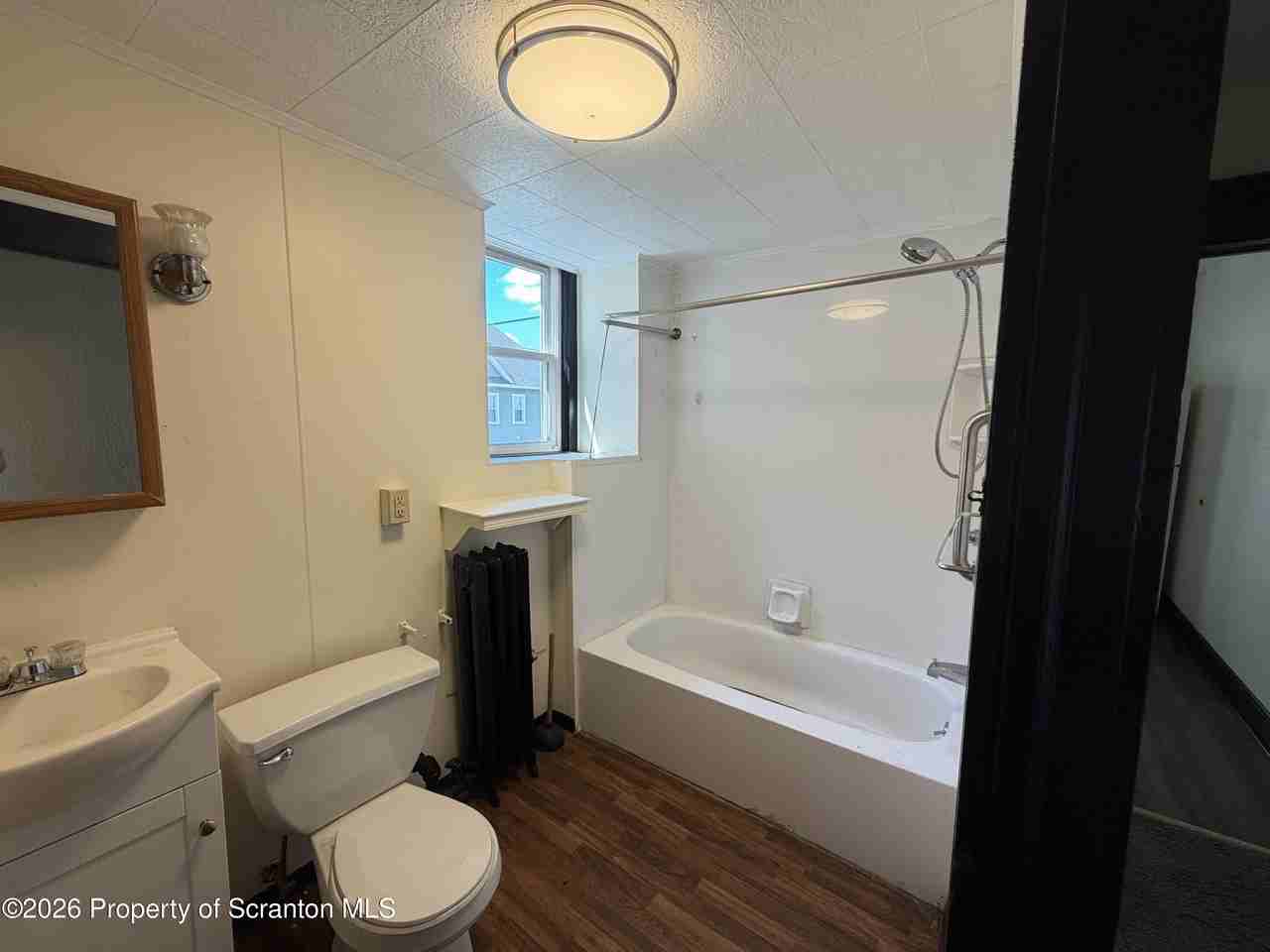 610 Moosic St #B - Photo 6 of 12