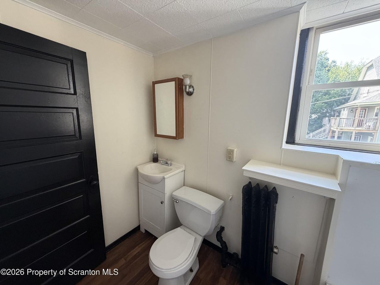 610 Moosic St #B - Photo 7 of 12