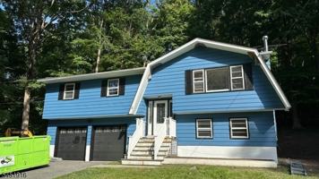 featured image of 95 Longwood Lake Rd