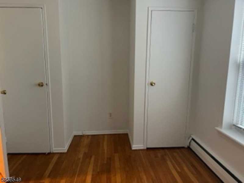 123 Milligan Pl #B - Photo 2 of 5