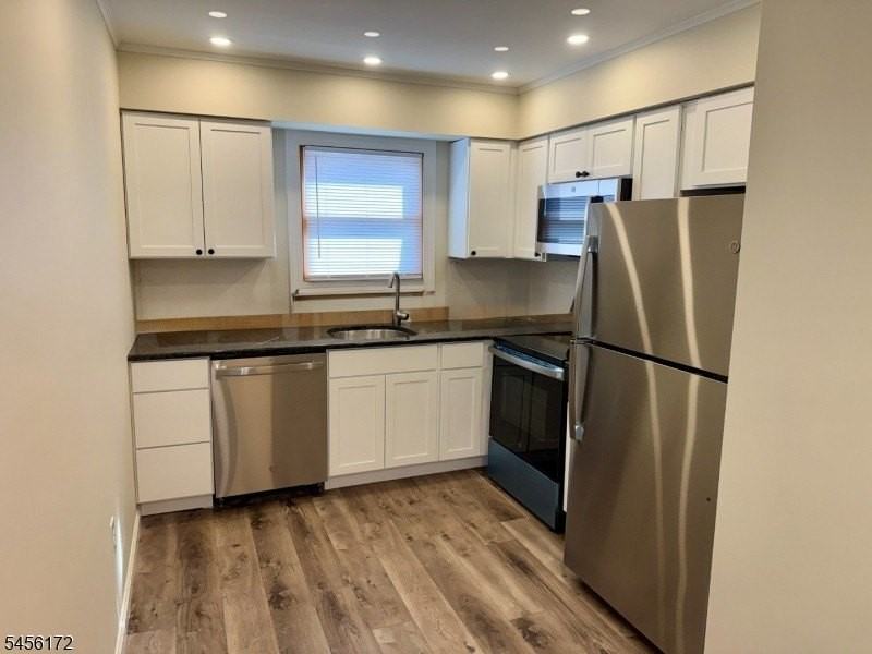 3102 Cromwell Ct - Photo 2 of 9