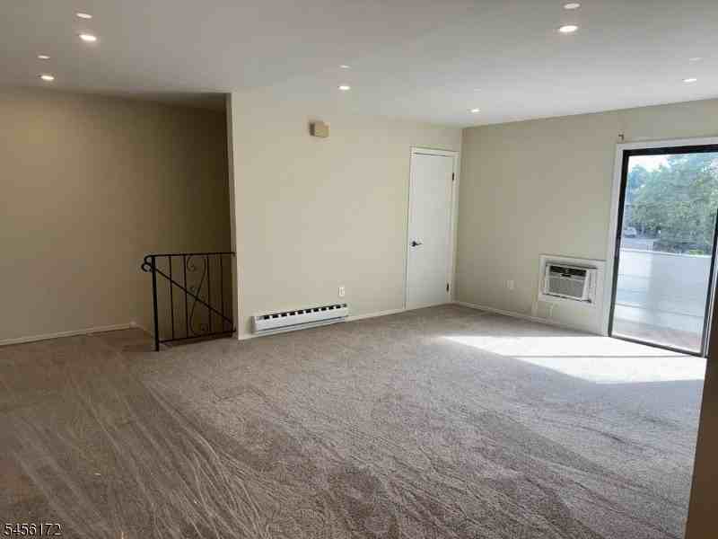 3102 Cromwell Ct - Photo 3 of 9