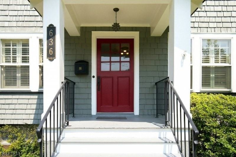 636 Prospect St - Photo 4 of 47
