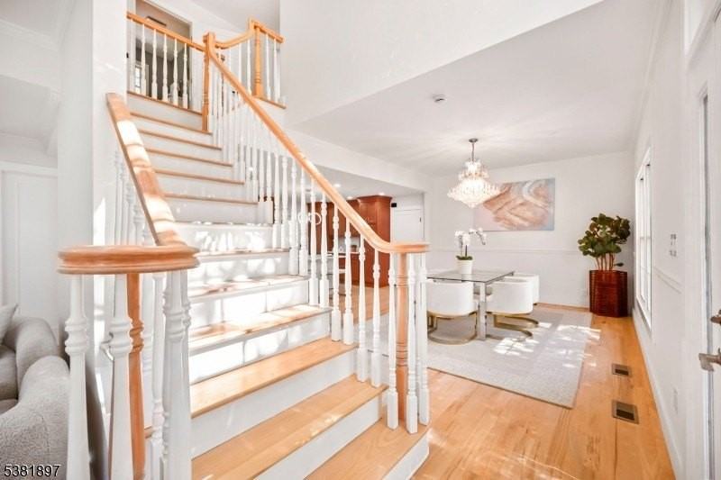 10 Elmwood Ct - Photo 3 of 47