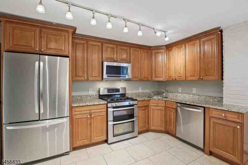 61-A Western Ave - Photo 5 of 18