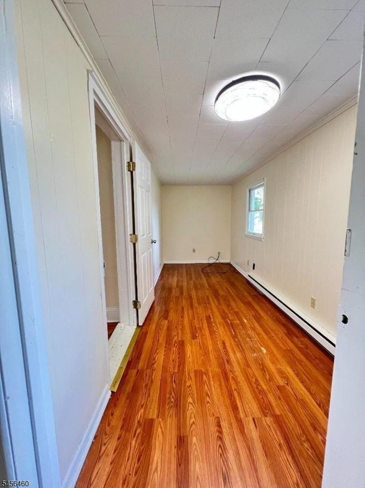 285 Rutherford Ave - Photo 2 of 16