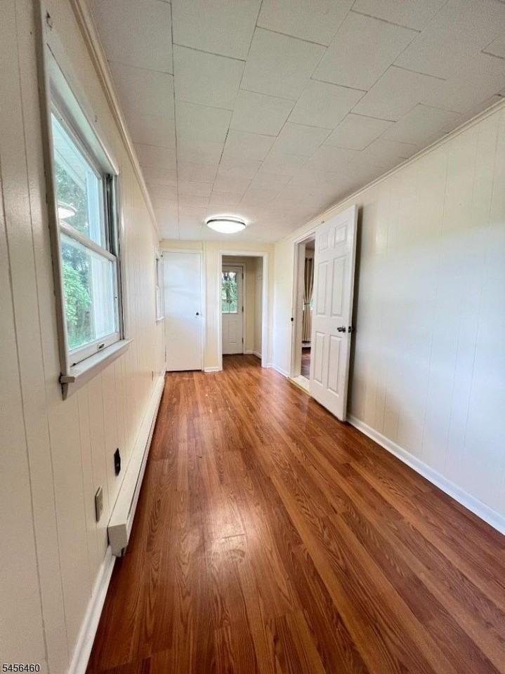 285 Rutherford Ave - Photo 3 of 16