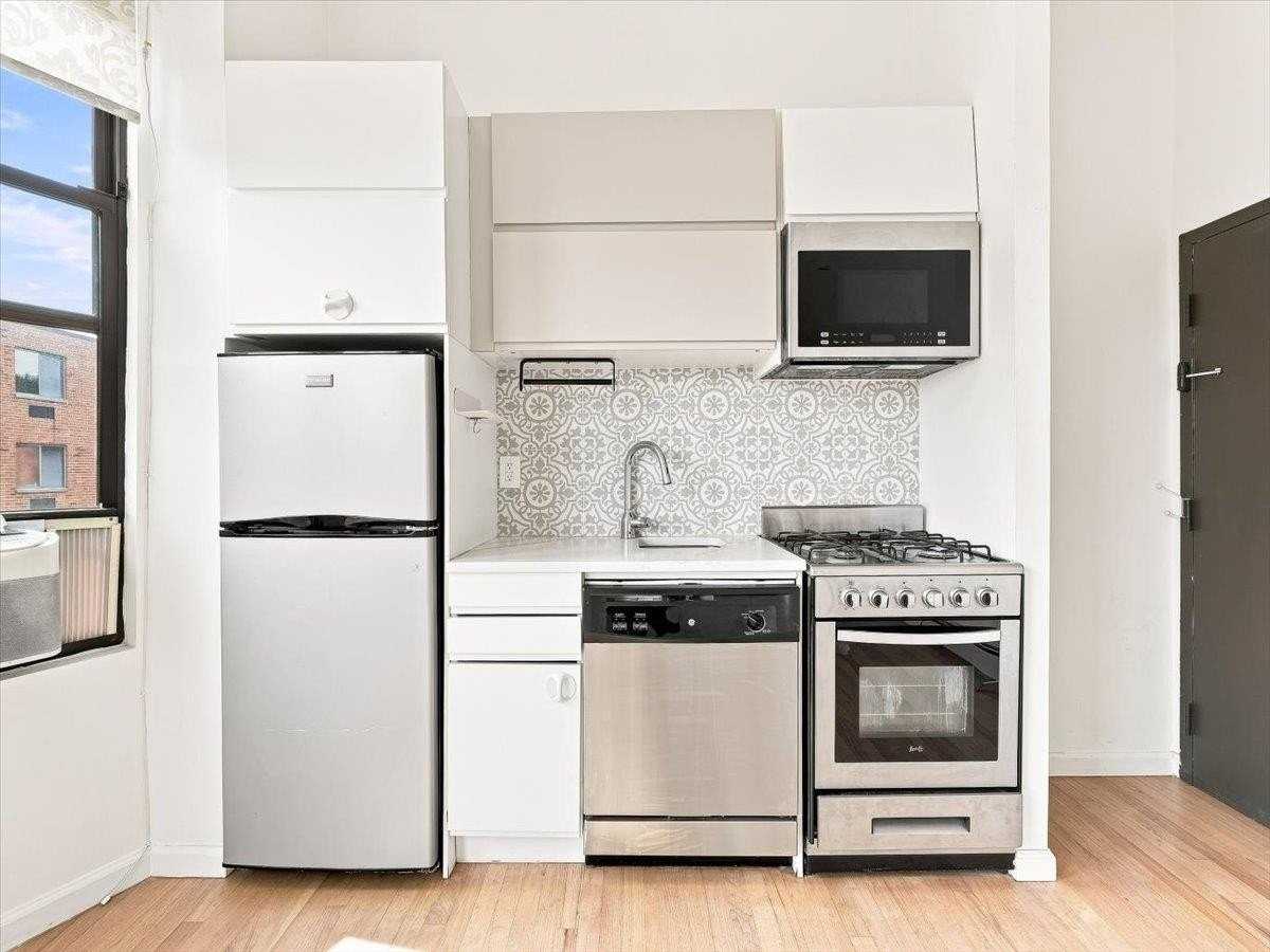193 Ogden Ave #4E - Photo 4 of 22
