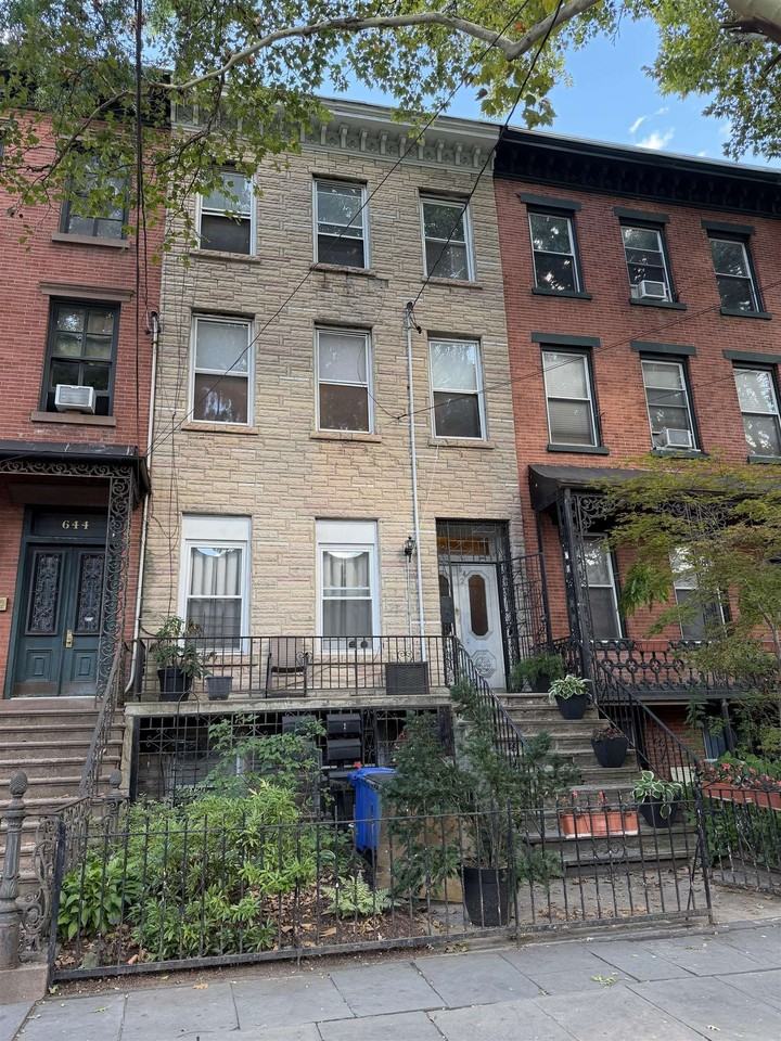 642 Jersey Ave #3