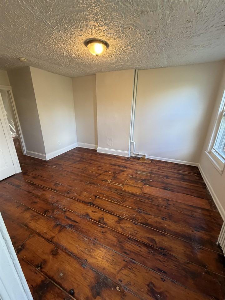 642 Jersey Ave #3 - Photo 5 of 8