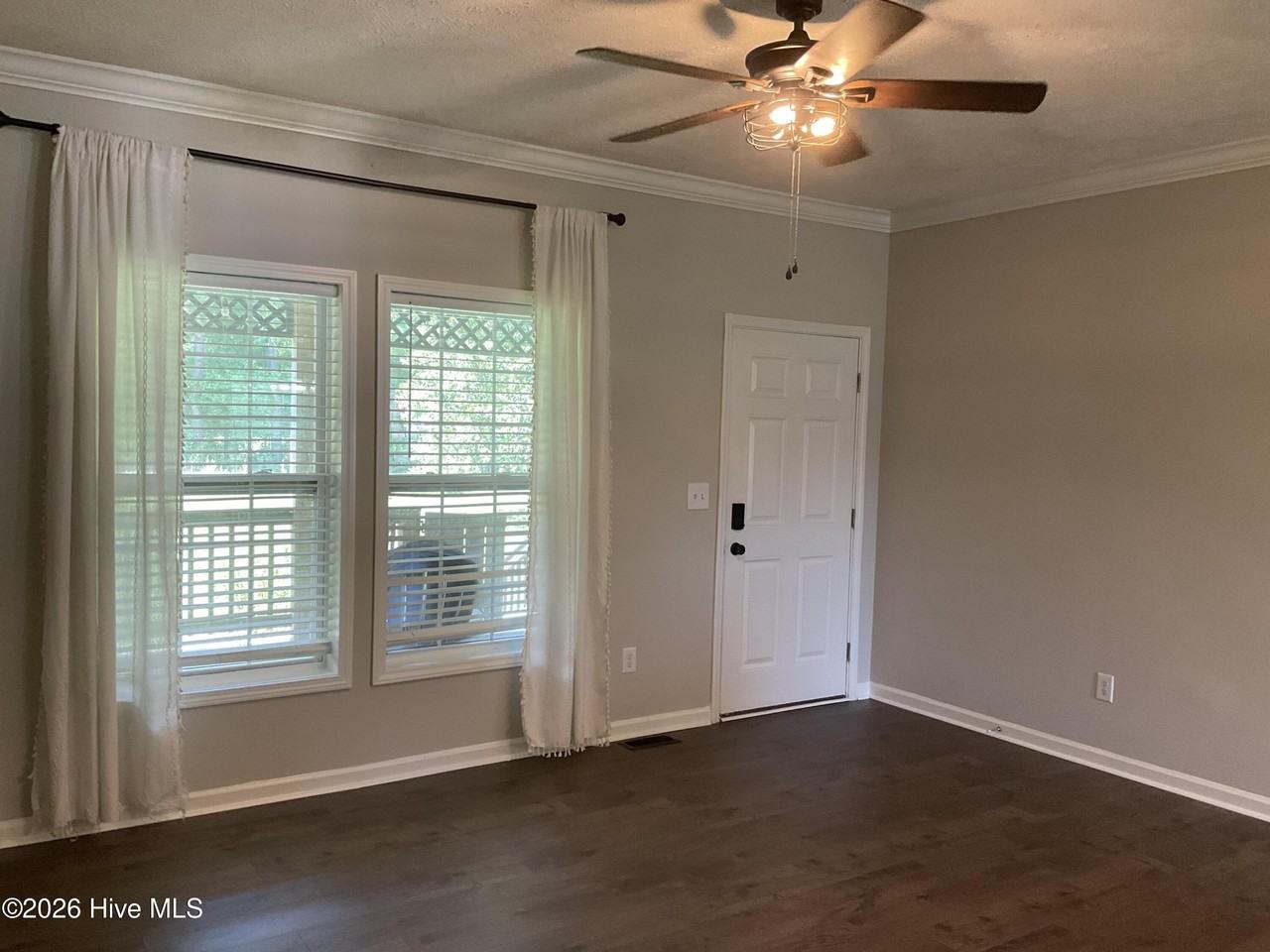 173 Cowell Ln - Photo 3 of 9