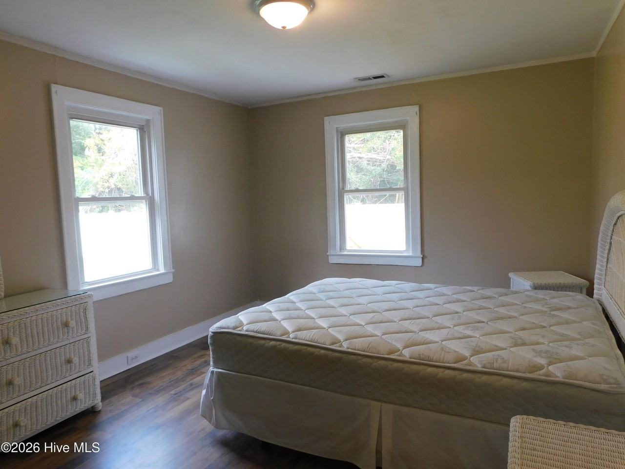 547 Pigott Rd - Photo 7 of 13