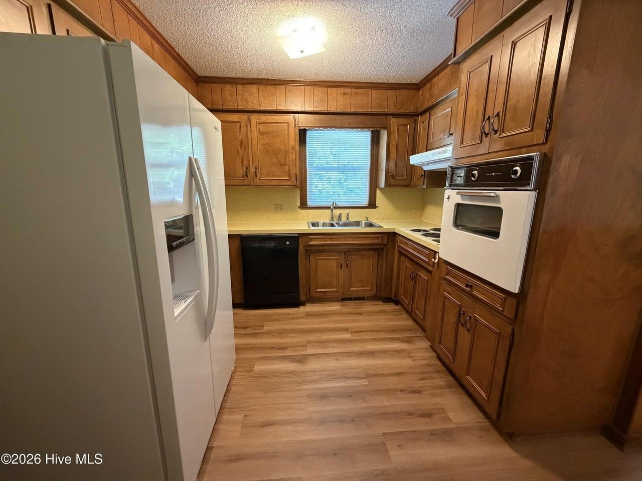 124 Rock Creek Dr S - Photo 2 of 16