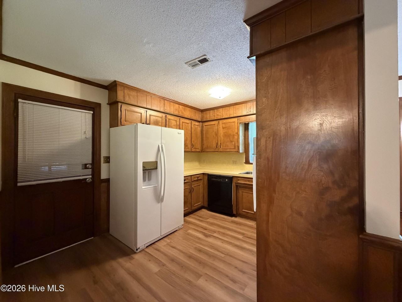 124 Rock Creek Dr S - Photo 3 of 16