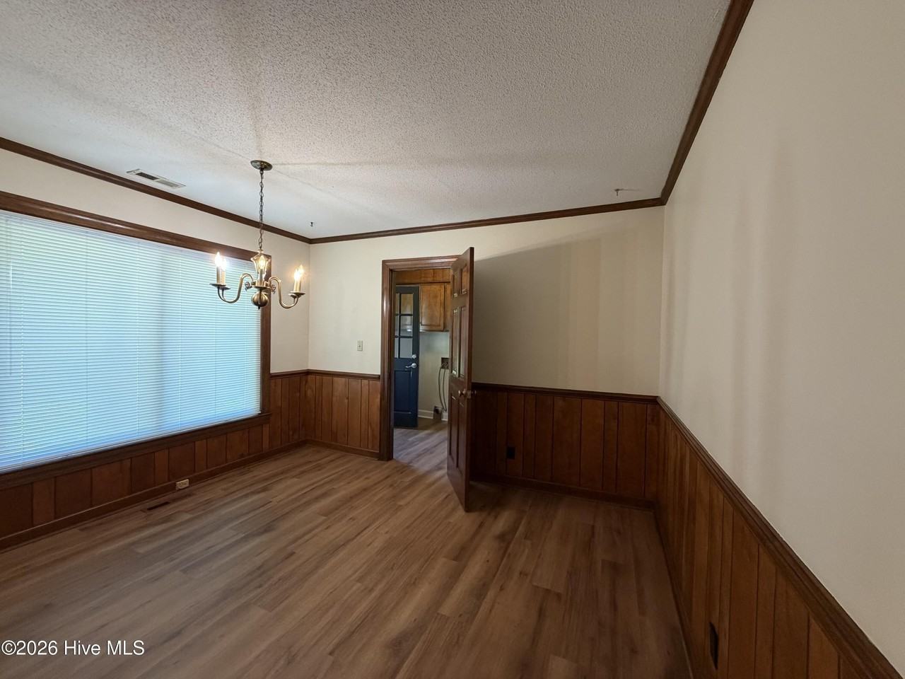 124 Rock Creek Dr S - Photo 5 of 16