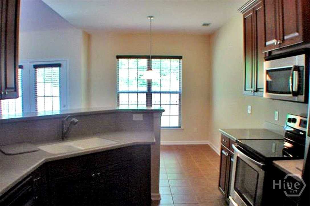 216 Carlisle Way - Photo 5 of 50