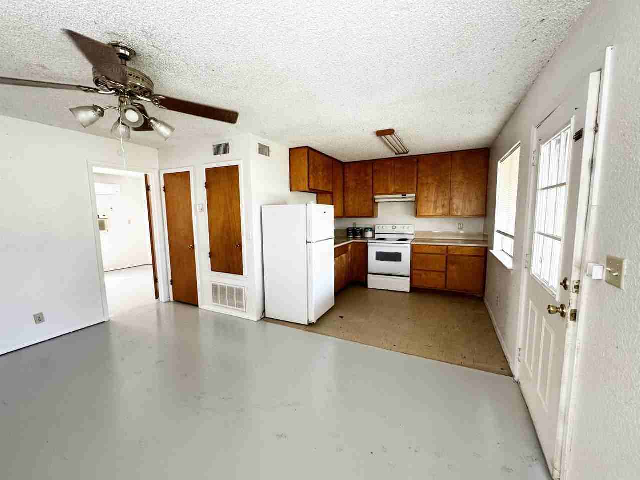 107 Logan Dr - Photo 5 of 11