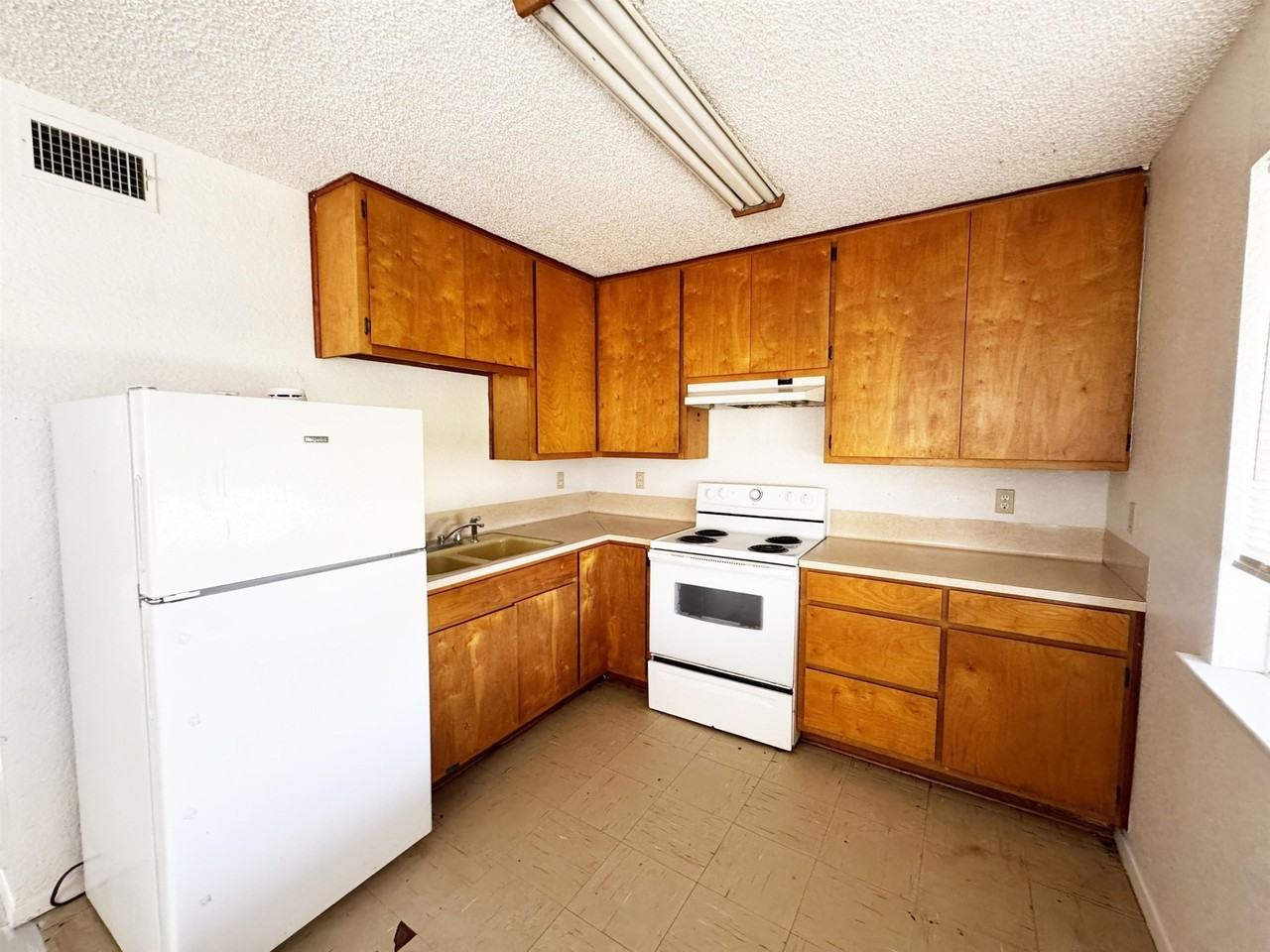 107 Logan Dr - Photo 6 of 11