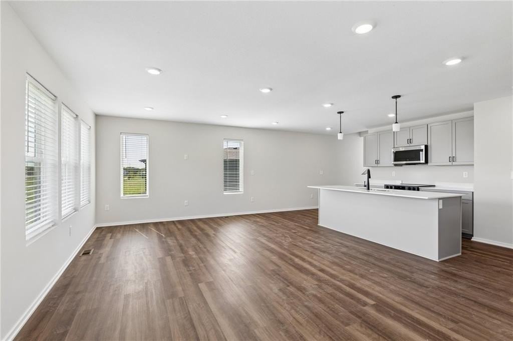 1433 Vantage Point Dr - Photo 5 of 30