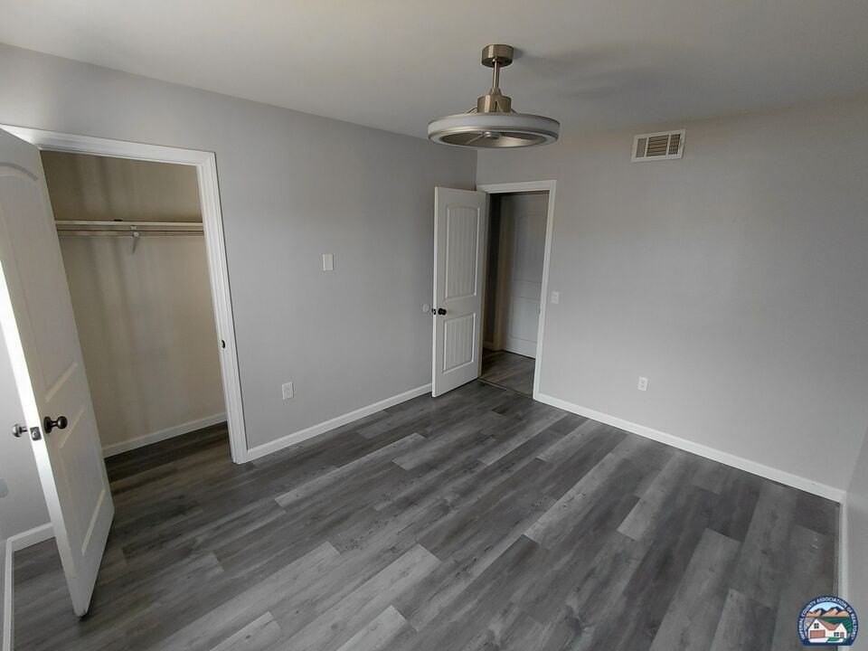 1190 Ocotillo Dr - Photo 4 of 20