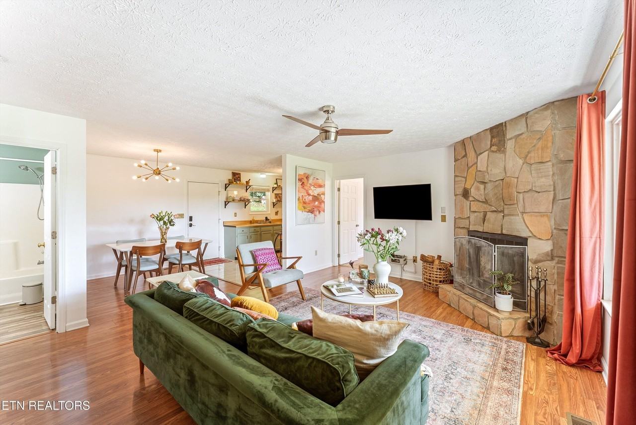 1720 Moon Ct #1 - Photo 3 of 42
