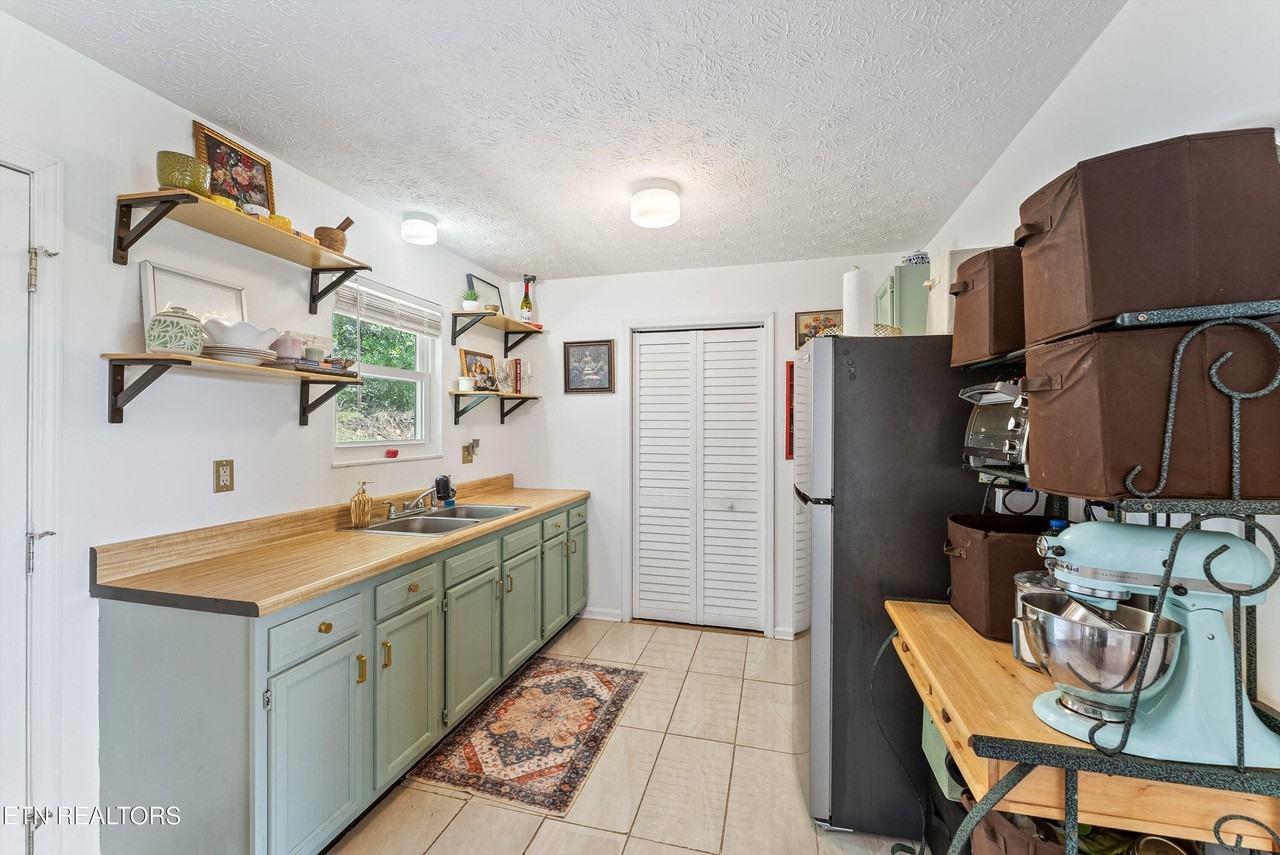 1720 Moon Ct #1 - Photo 7 of 42
