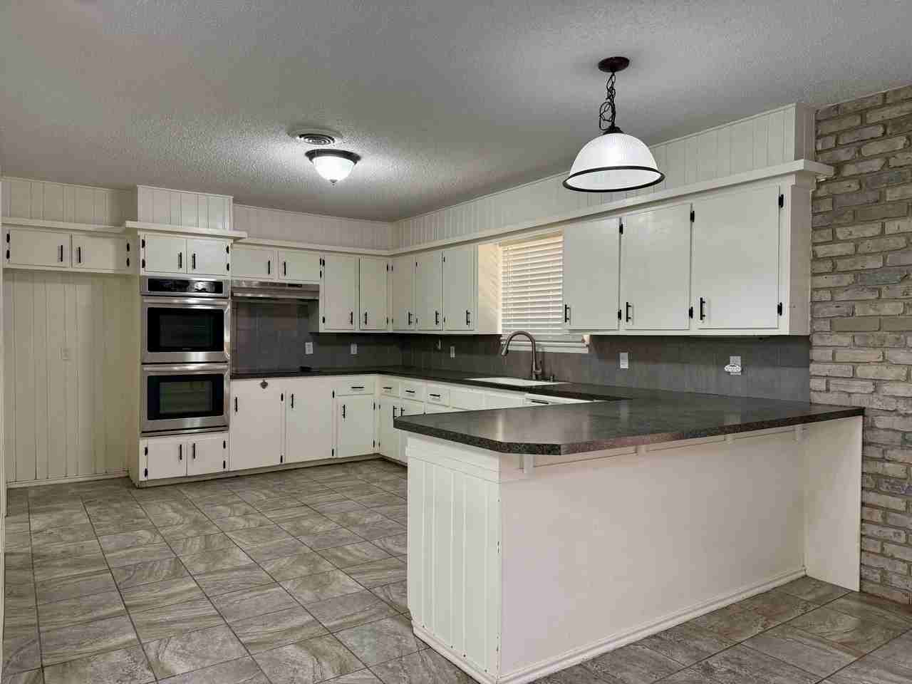 4918 12th St - Photo 5 of 22