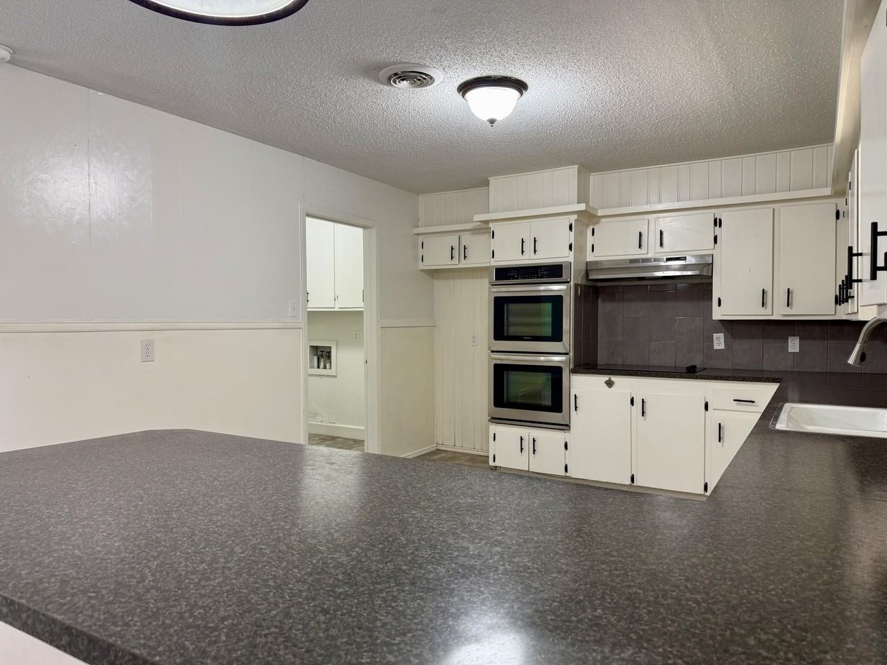 4918 12th St - Photo 6 of 22