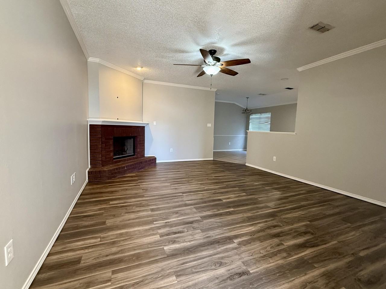 6546 87th St - Photo 3 of 19