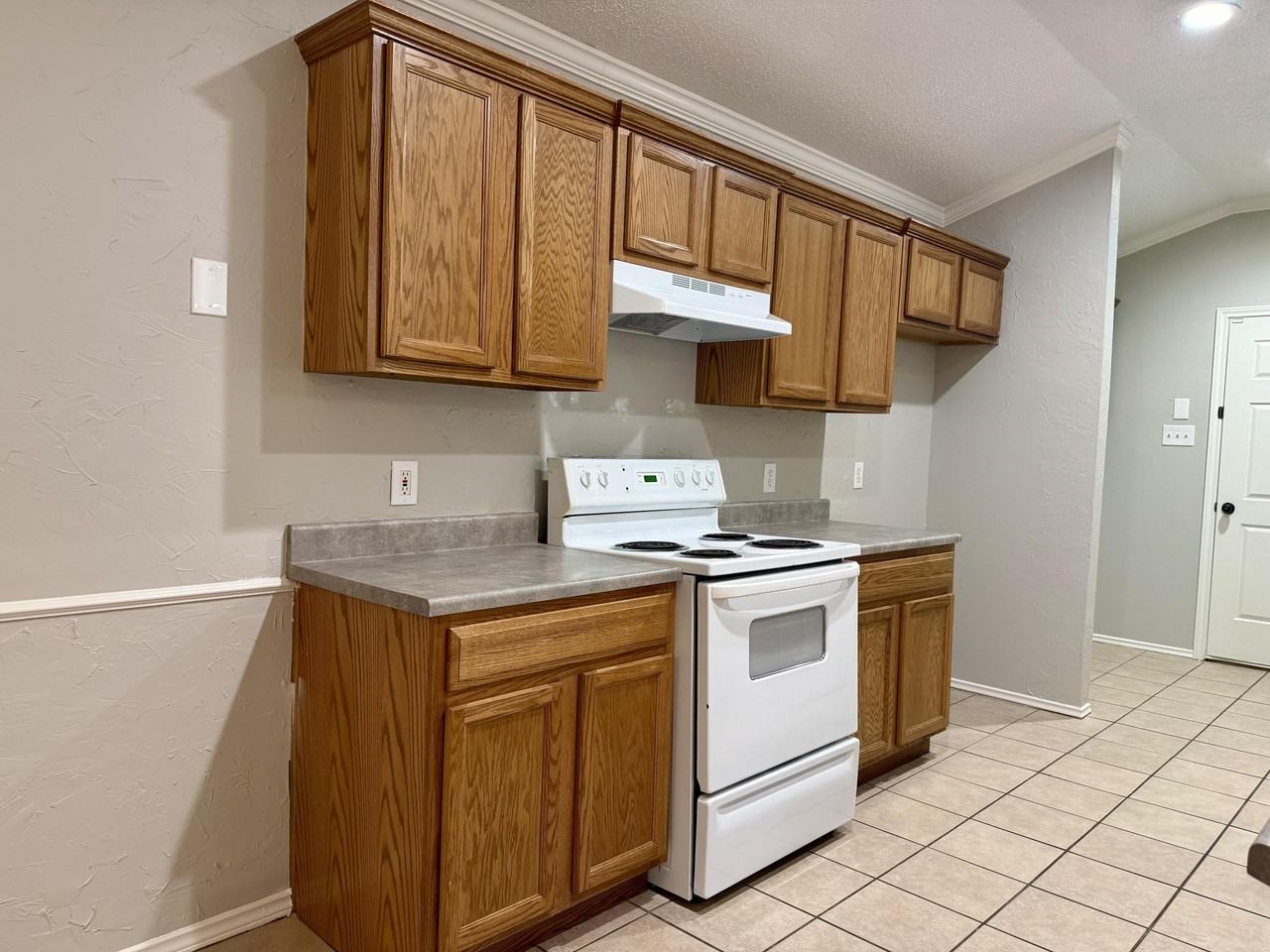 6546 87th St - Photo 5 of 19