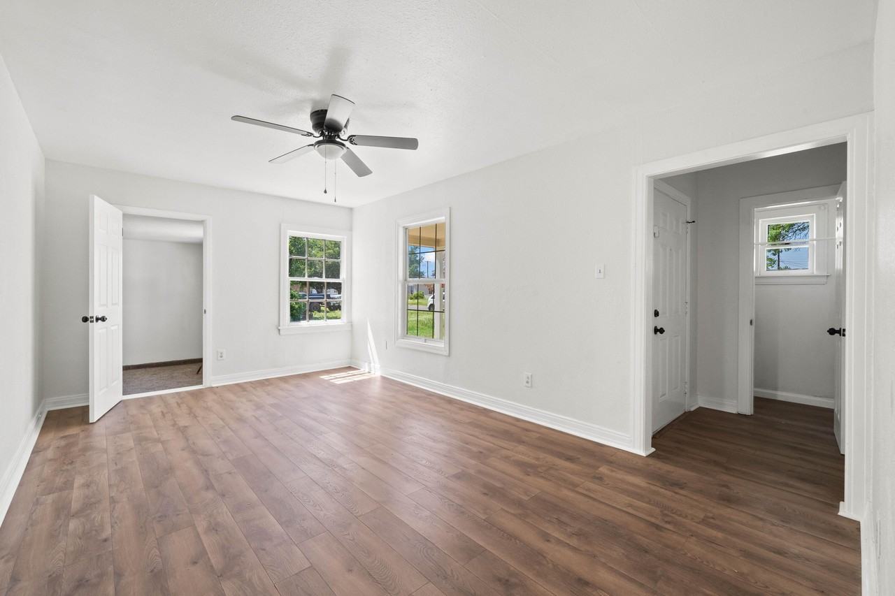 2309 35th St - Photo 2 of 21