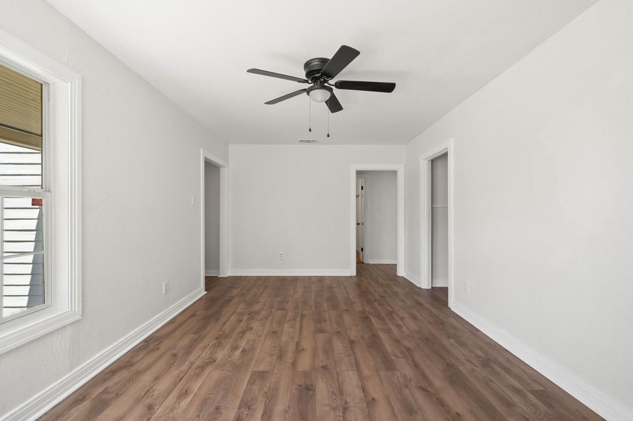 2309 35th St - Photo 3 of 21