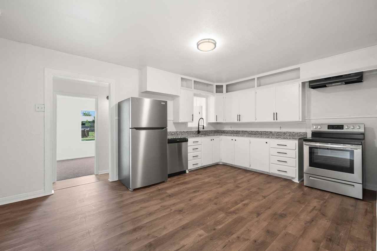 2309 35th St - Photo 6 of 21