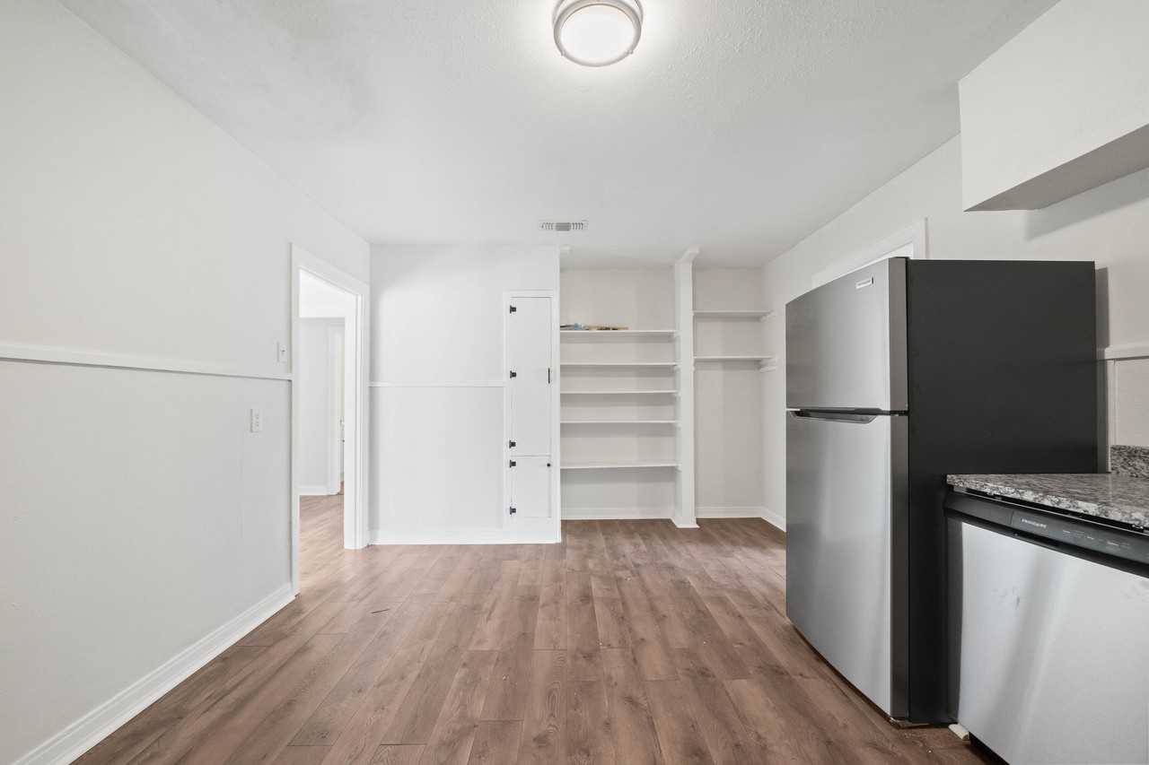 2309 35th St - Photo 7 of 21