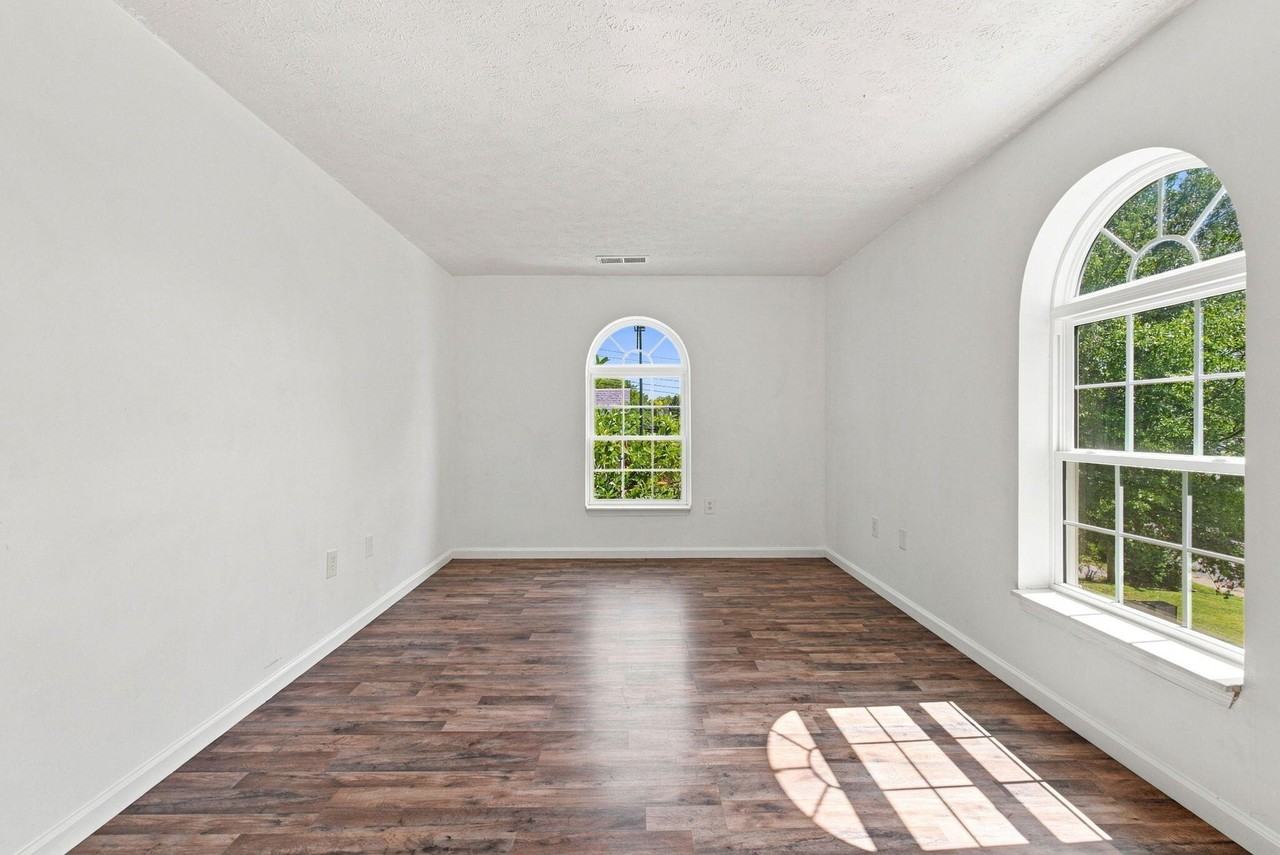 1081 S Broadway #301 - Photo 2 of 33