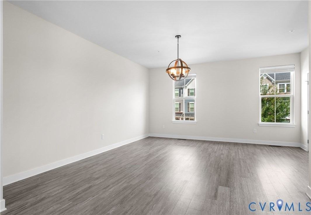 341 Crofton Village Ter - Photo 7 of 31