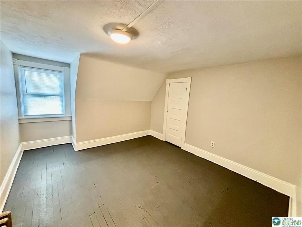 1840 Fairview Ave - Photo 2 of 11