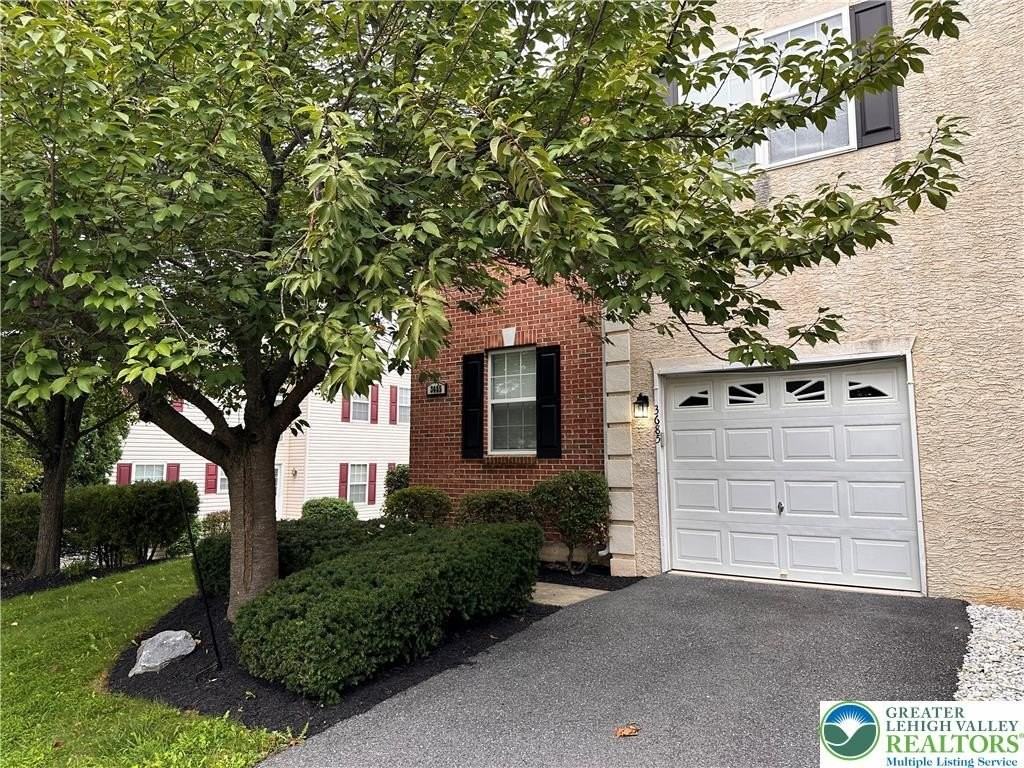 3685 Clauss Dr - Photo 2 of 37