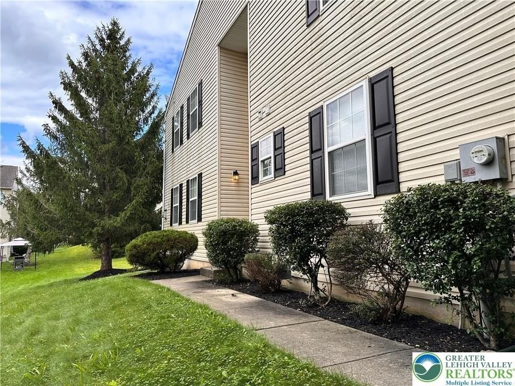 3685 Clauss Dr - Photo 4 of 37