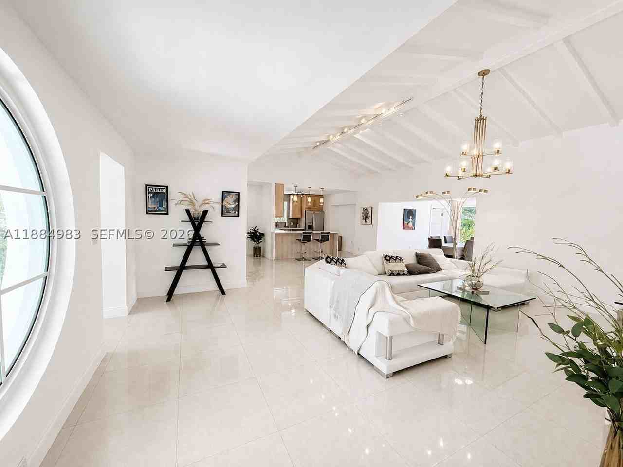 2830 Ne 56th Ct - Photo 3 of 34