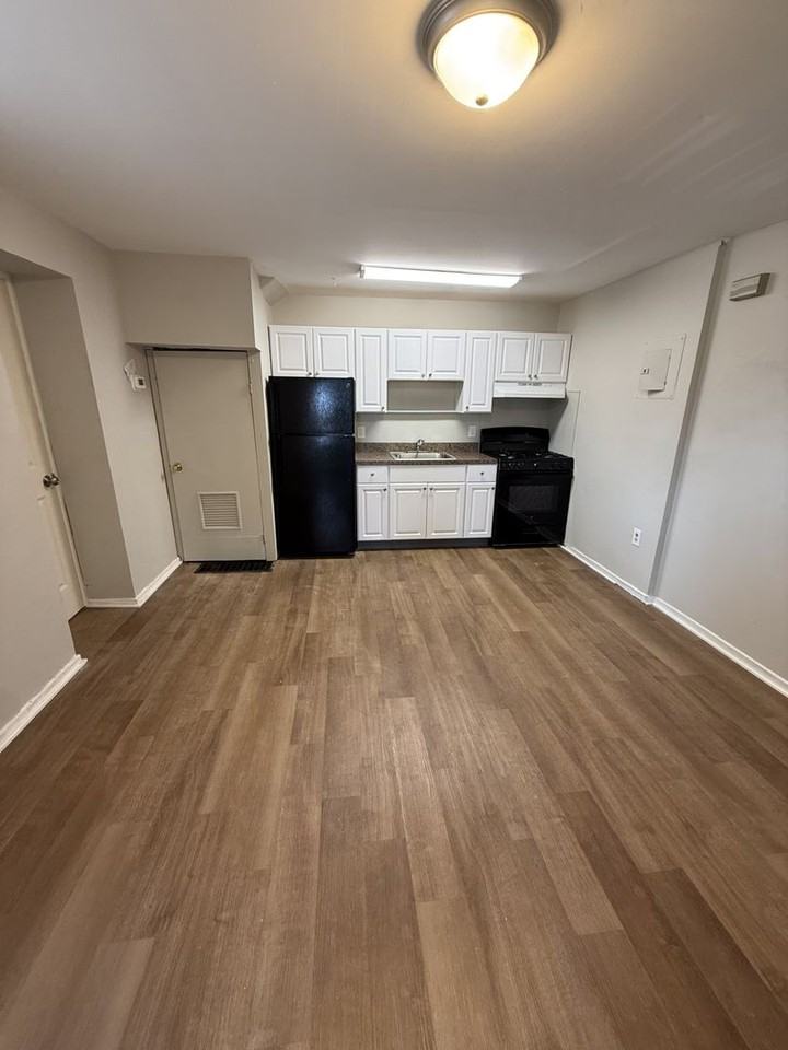 336 W. 8th Street - Photo 7 of 13