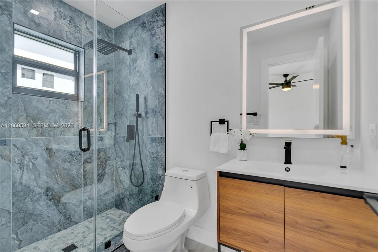Sw 54th St - Photo 5 of 8