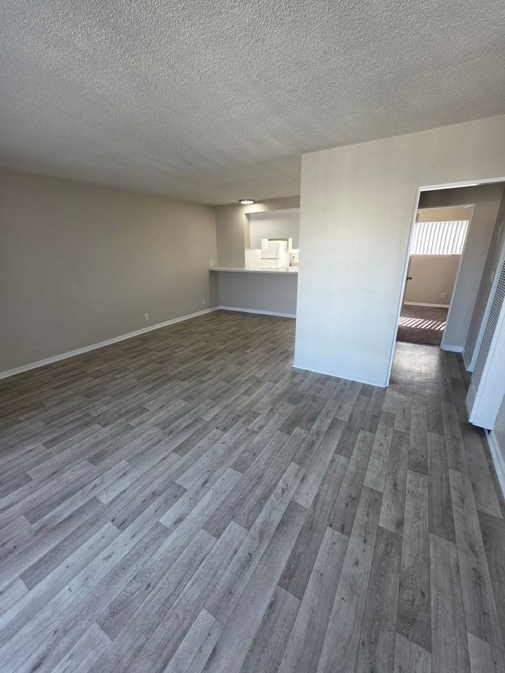 1711 Marine Avenue - Photo 5 of 36