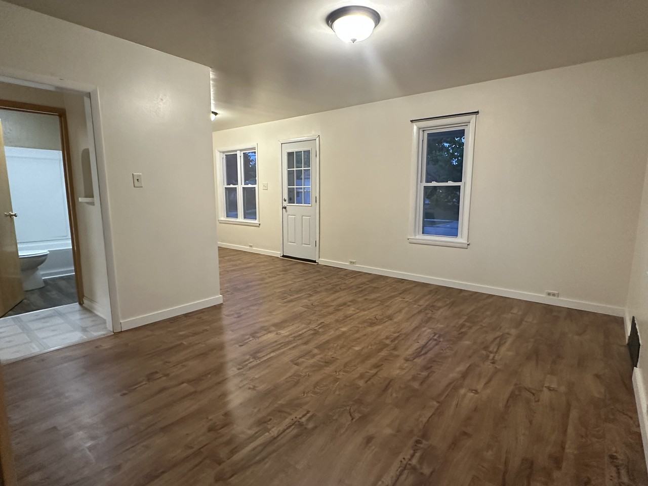 912 E Lincoln Ave #1 - Photo 3 of 15