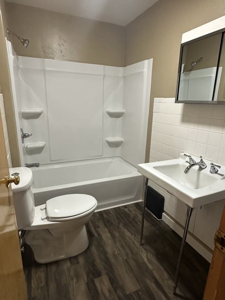 912 E Lincoln Ave #1 - Photo 6 of 15