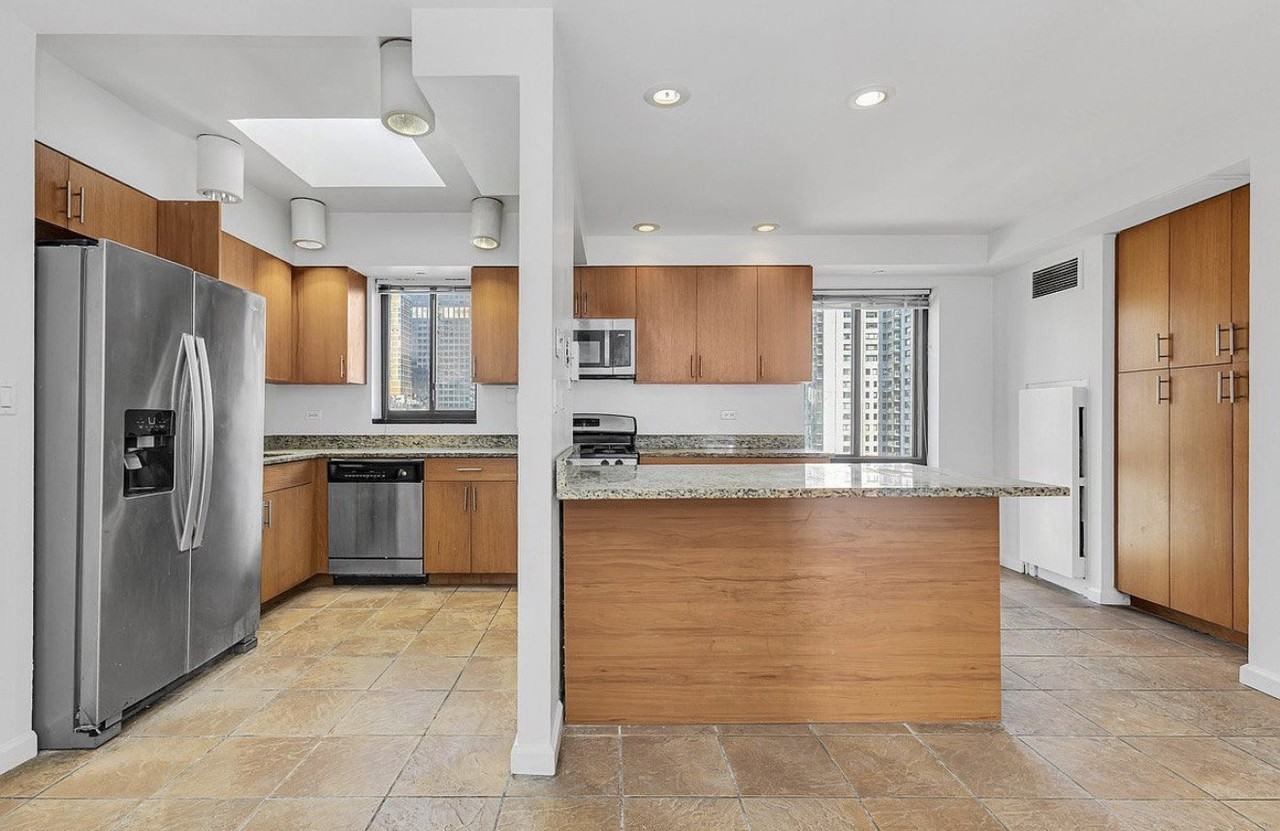 360 E 57th St #PHAA - Photo 4 of 8