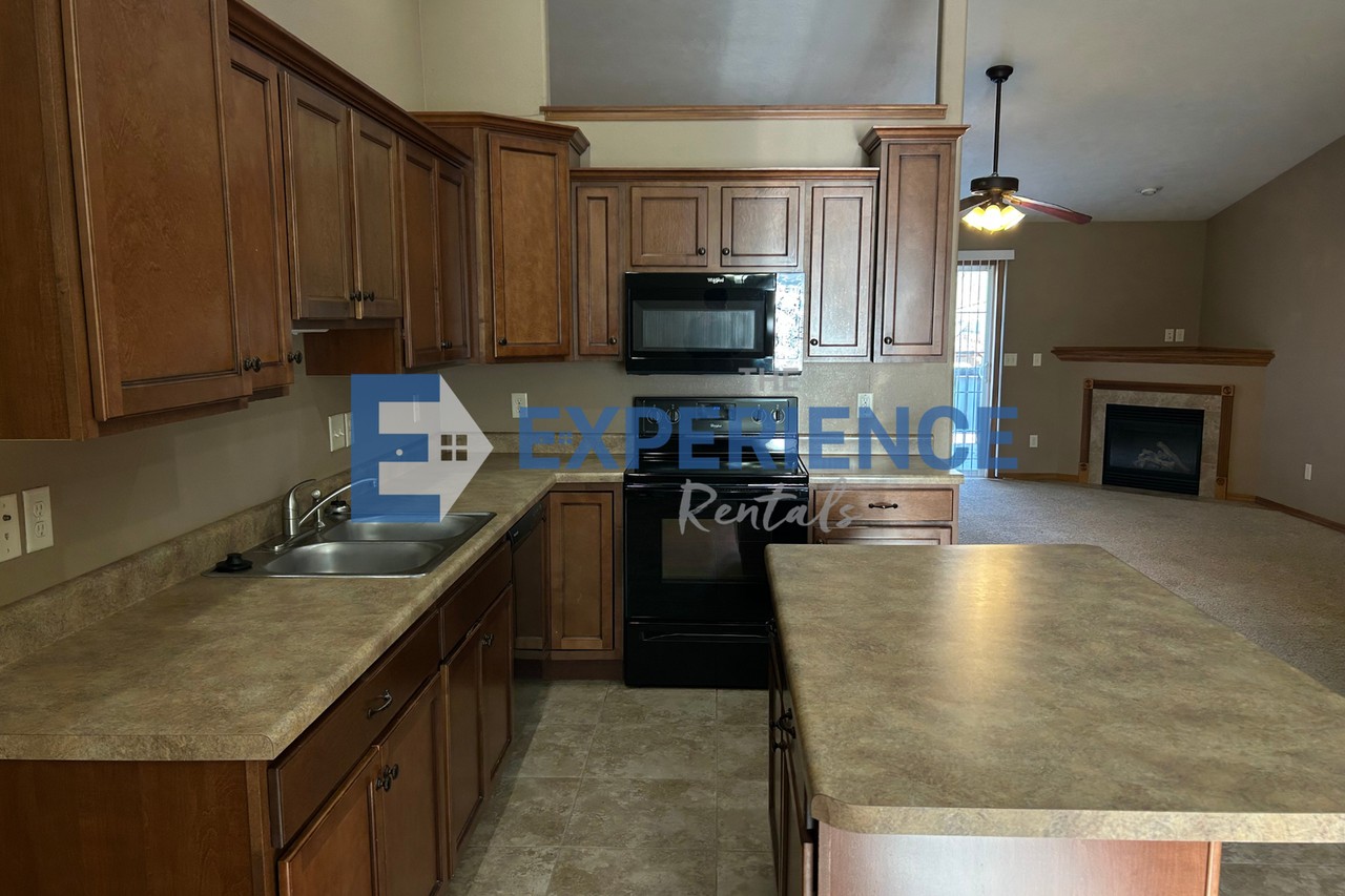 5706 W 58th St - Photo 6 of 26